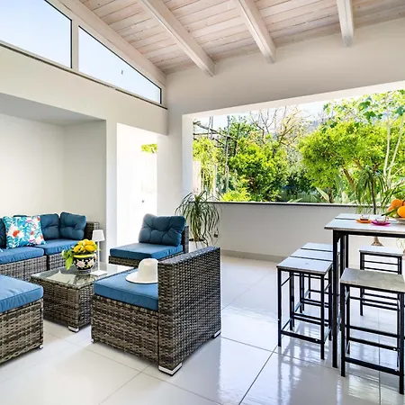 - Alice Villa Sorrento