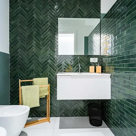 - Alice Vila Sorrento